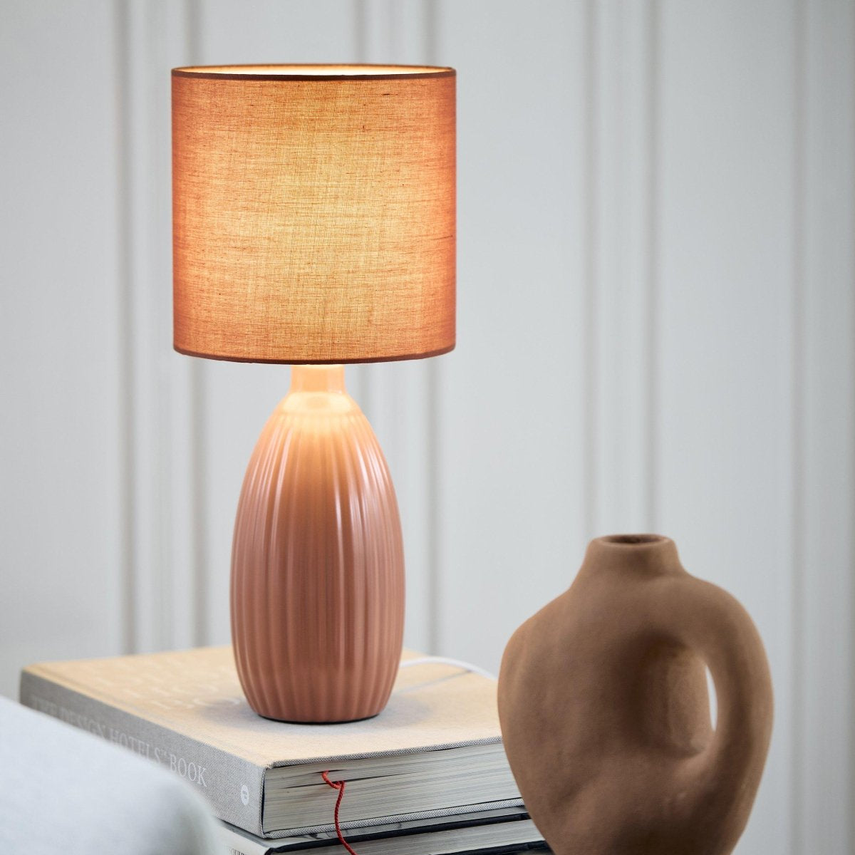 PR Home Uno bordslampa Röd 37cm - Azalea Home