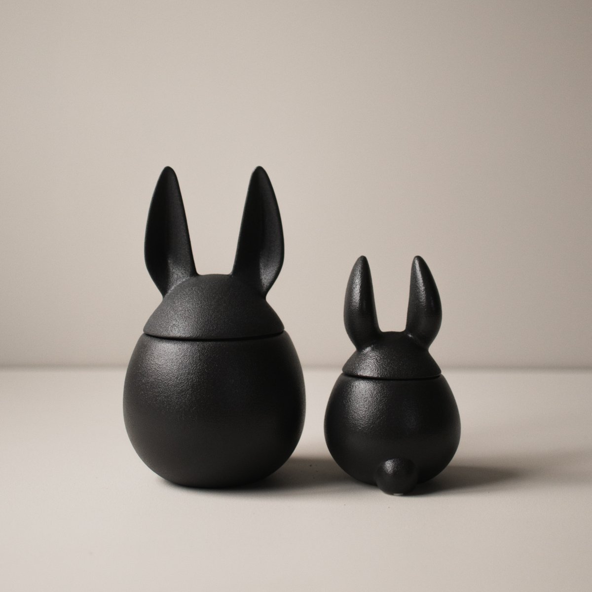 EATING RABBIT Skål Small, Cast iron
