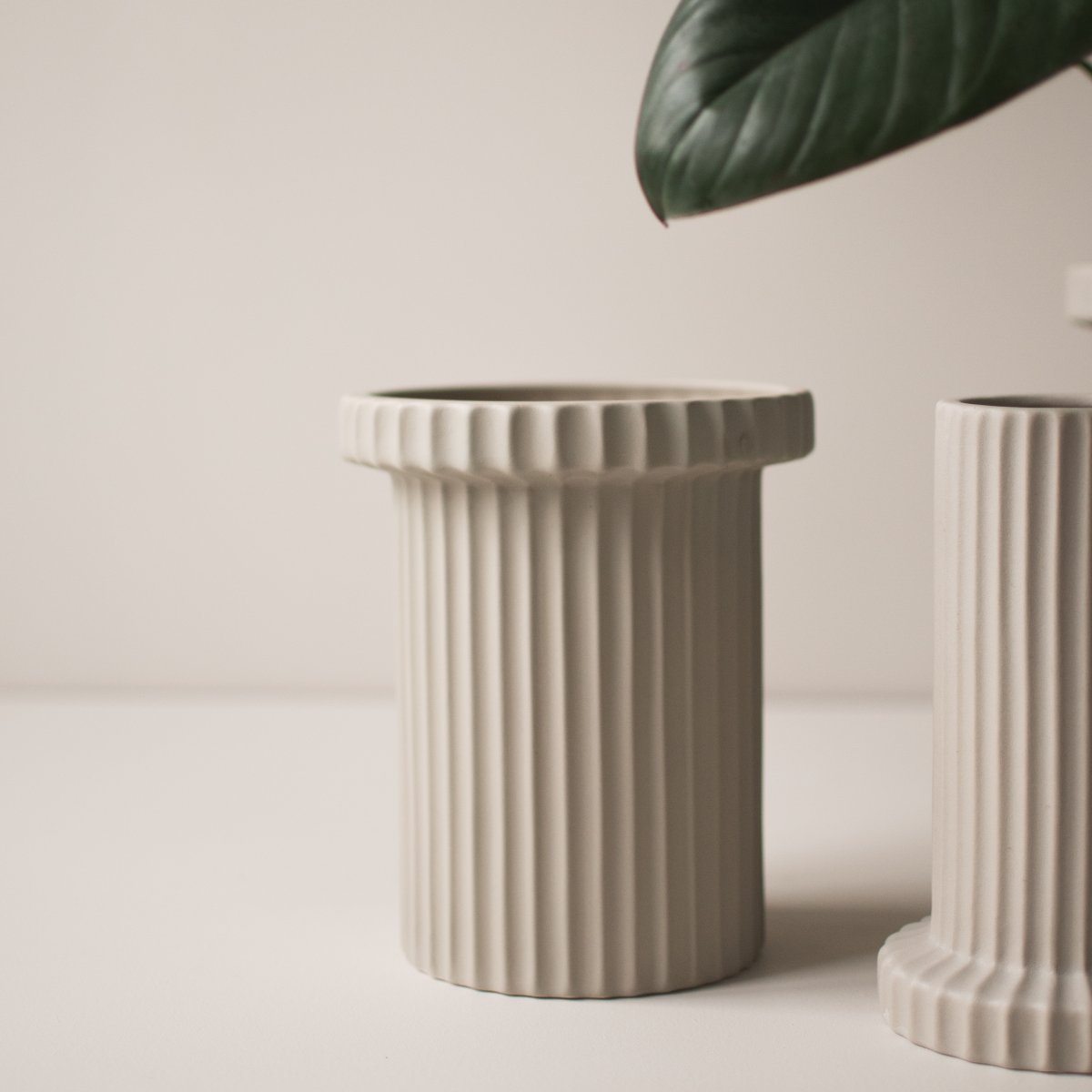 STRIPE POT Kruka sandy mole, small