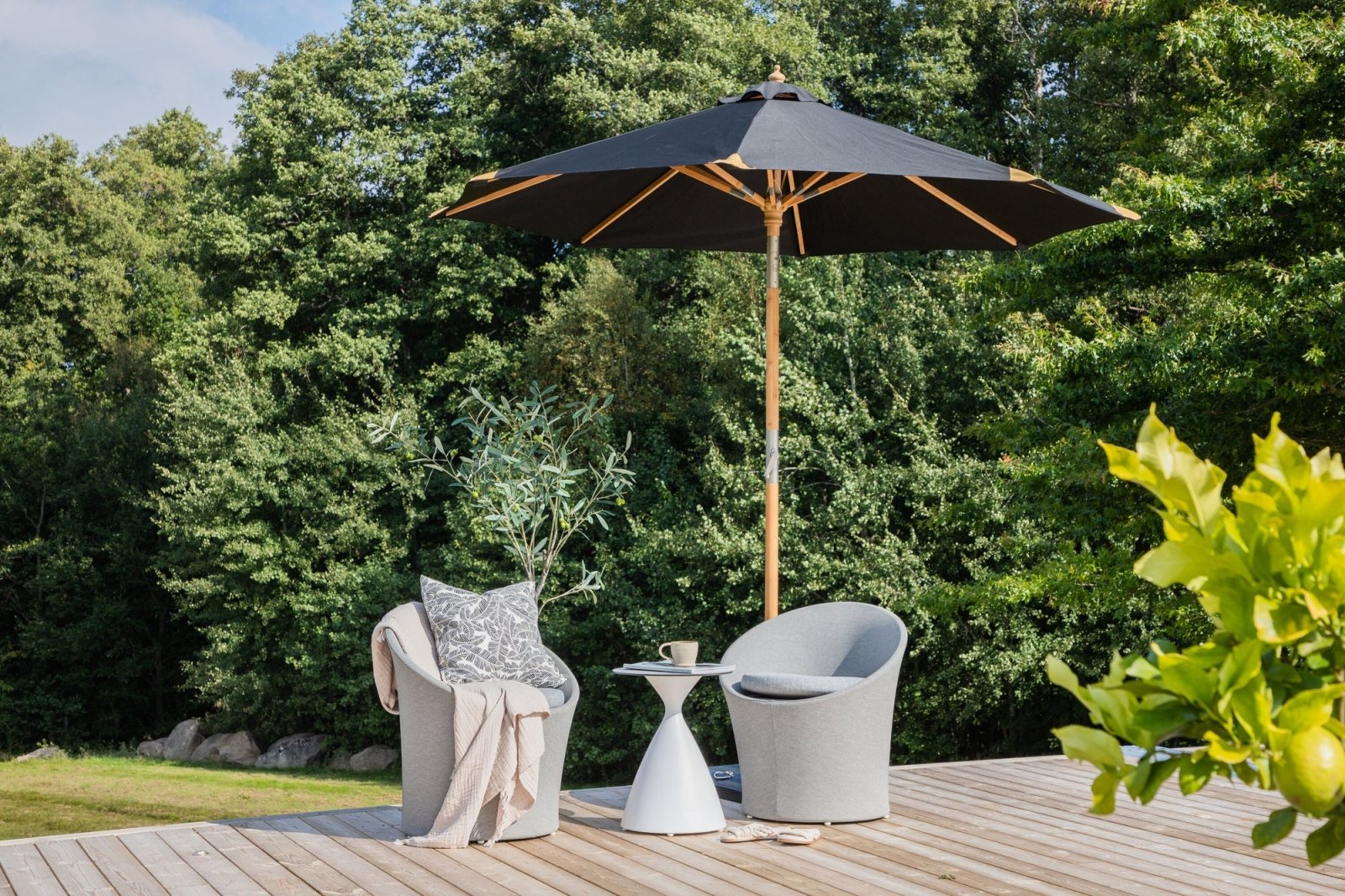 Venture Home Cerox Parasoll ø270, Svart - Azalea Home