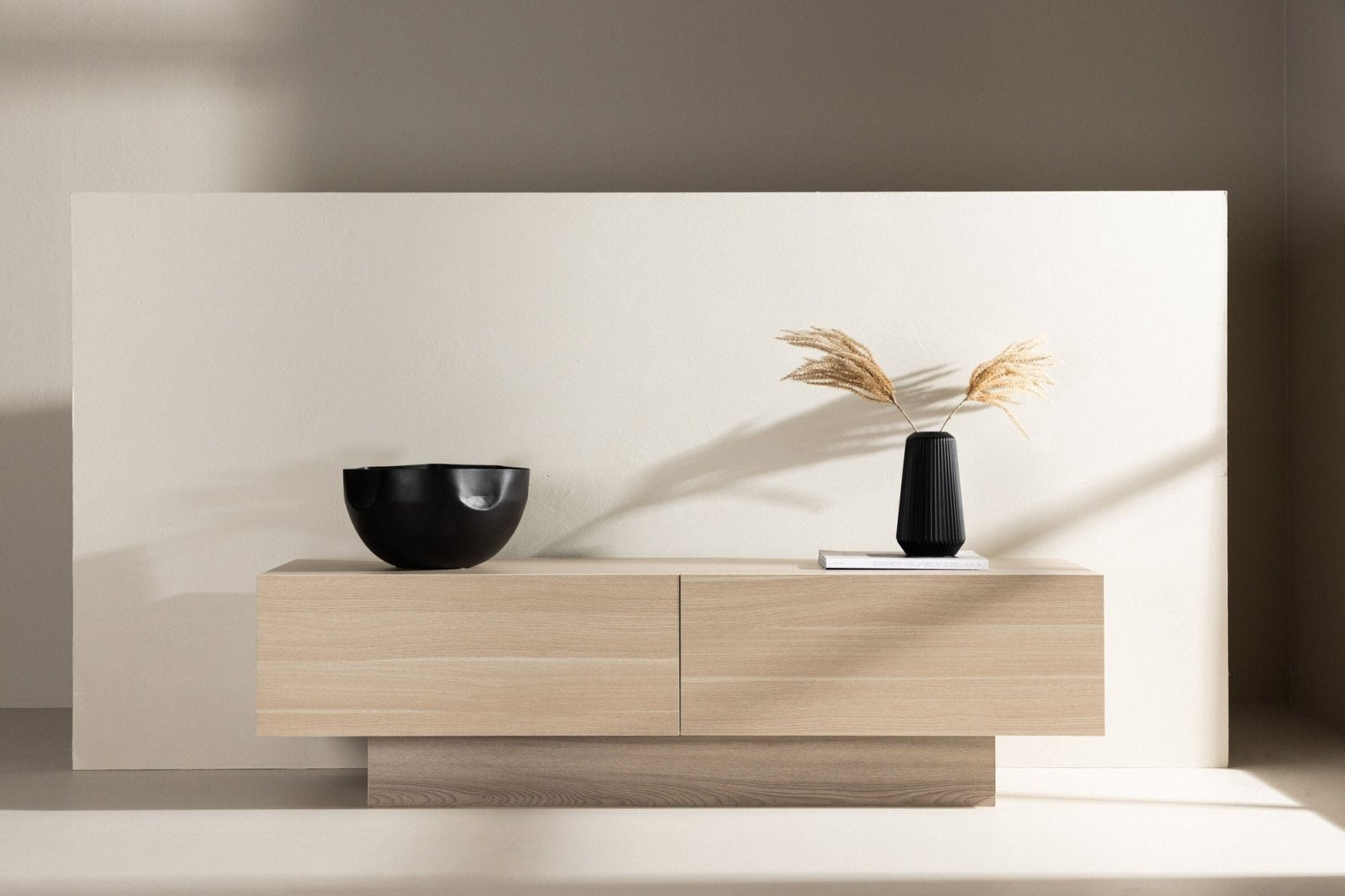Venture Home Cuenca TV - bänk 160 x 45, Vitputsad - Azalea Home