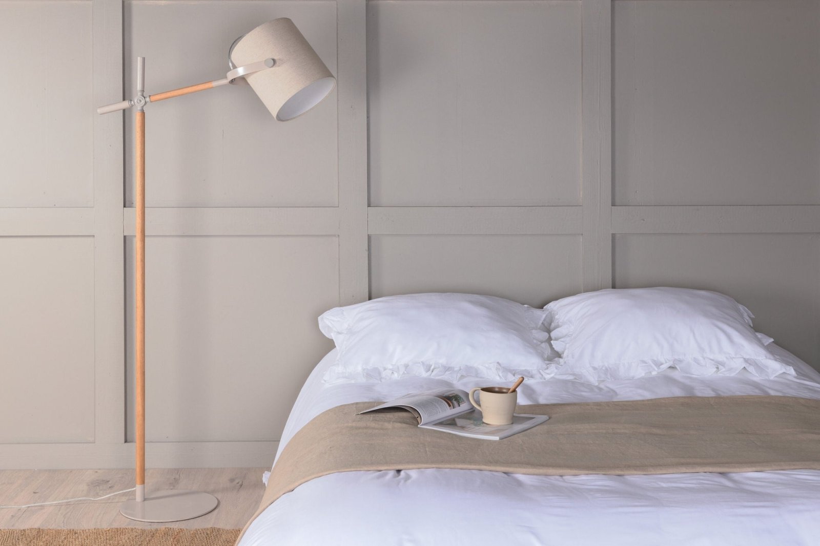 Venture Home Dennis Golvlampa, Beige - Azalea Home