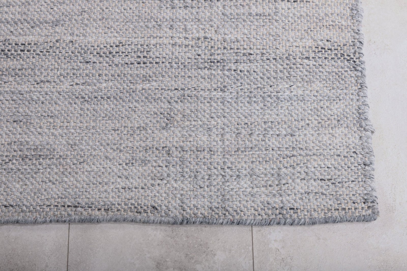 Venture Home Devi Matta 170 x 240, Silver - Azalea Home
