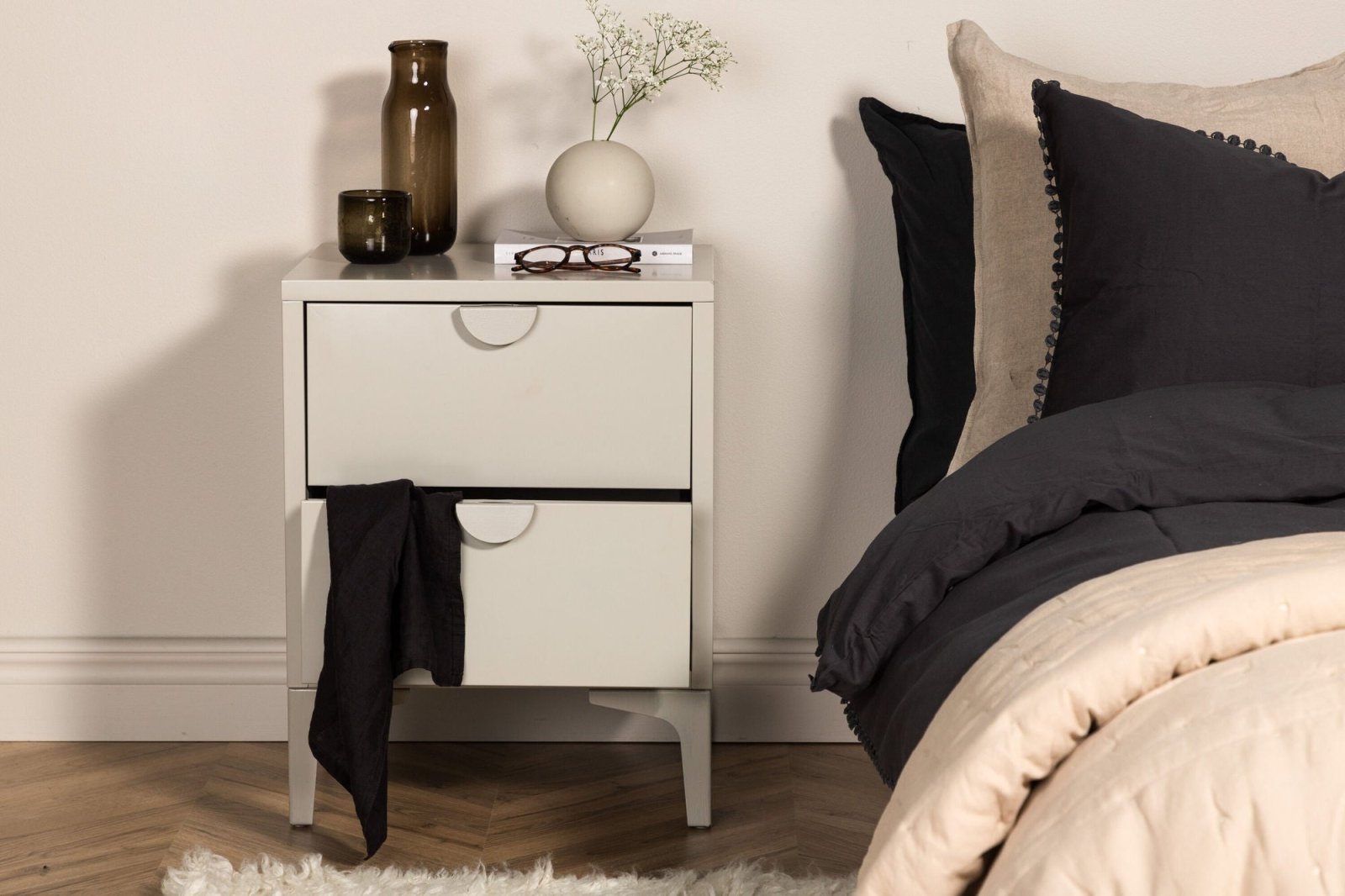 Venture Home Piring Byrå 45 x 59, Beige - Azalea Home