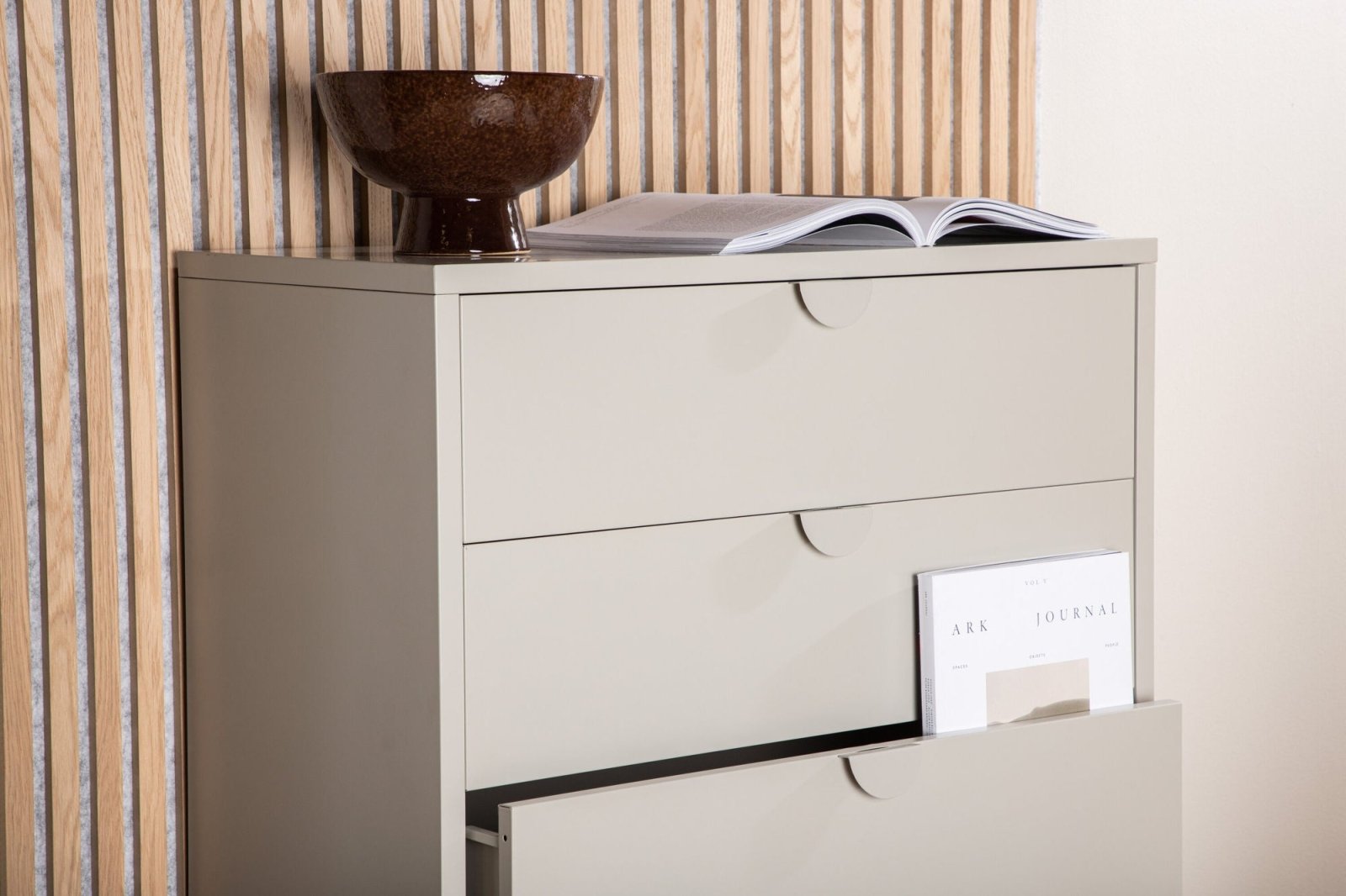 Venture Home Piring Byrå 78 x 98, Beige - Azalea Home