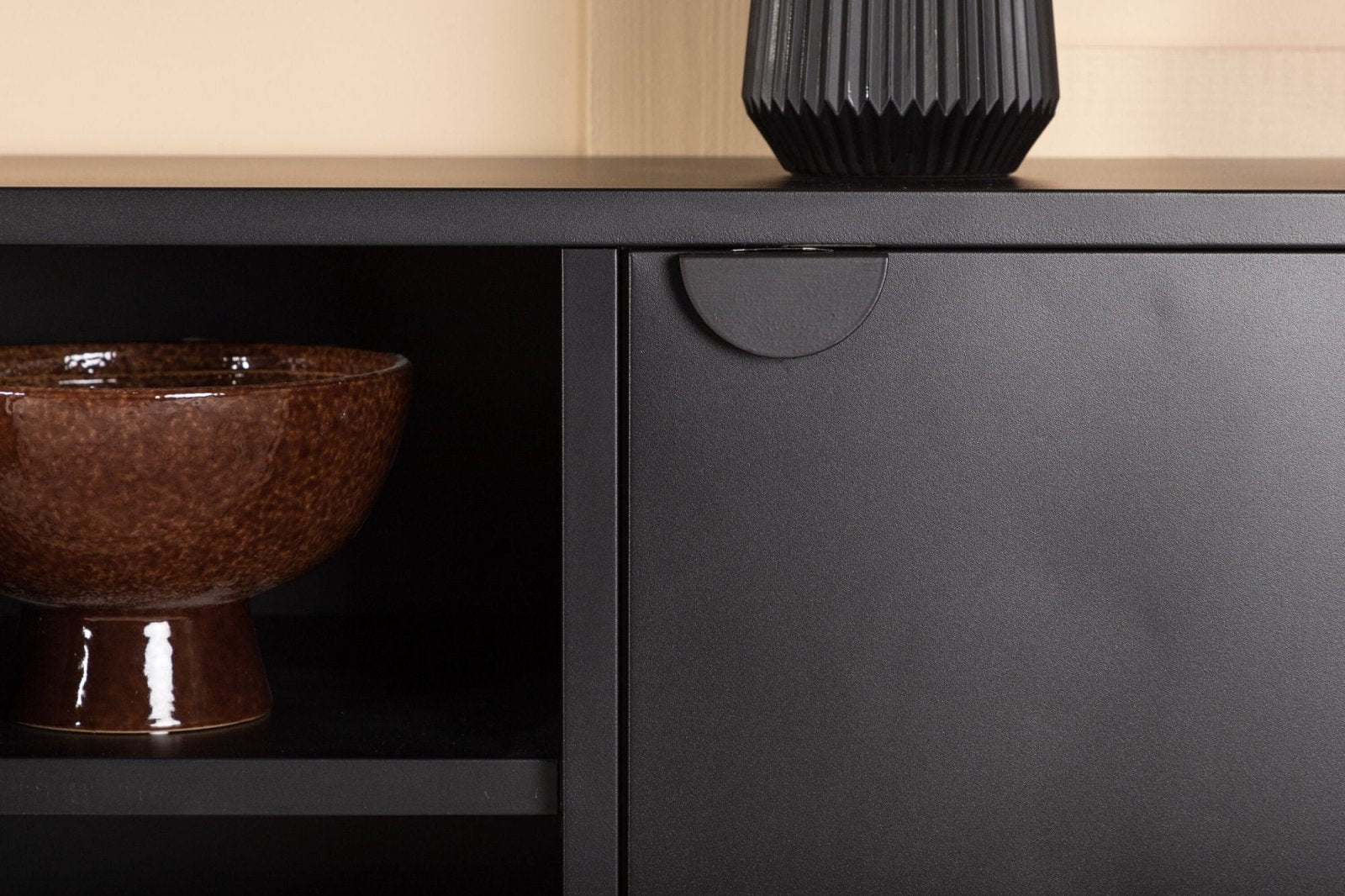 Venture Home Piring TV - bänk 120 x 63, Svart - Azalea Home