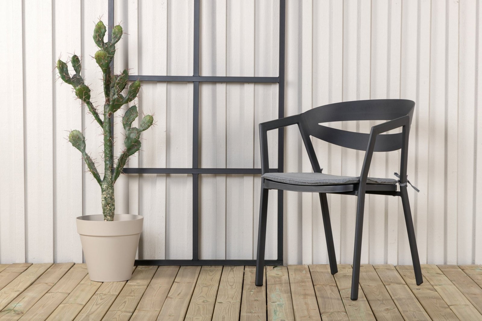 Venture Home Slit Trädgårdsstol, Svart - Azalea Home