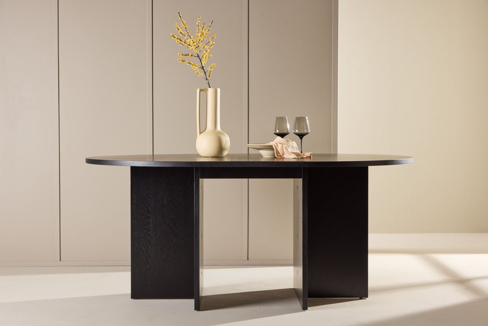Venture Home Strada Matbord ø120, Svart - Azalea Home
