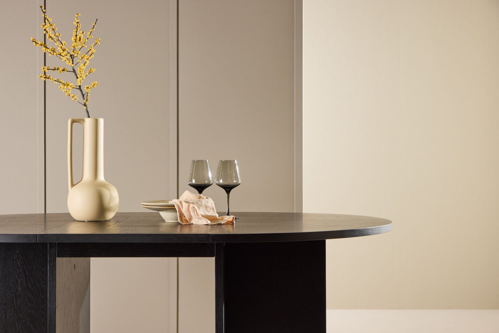 Venture Home Strada Matbord ø120, Svart - Azalea Home