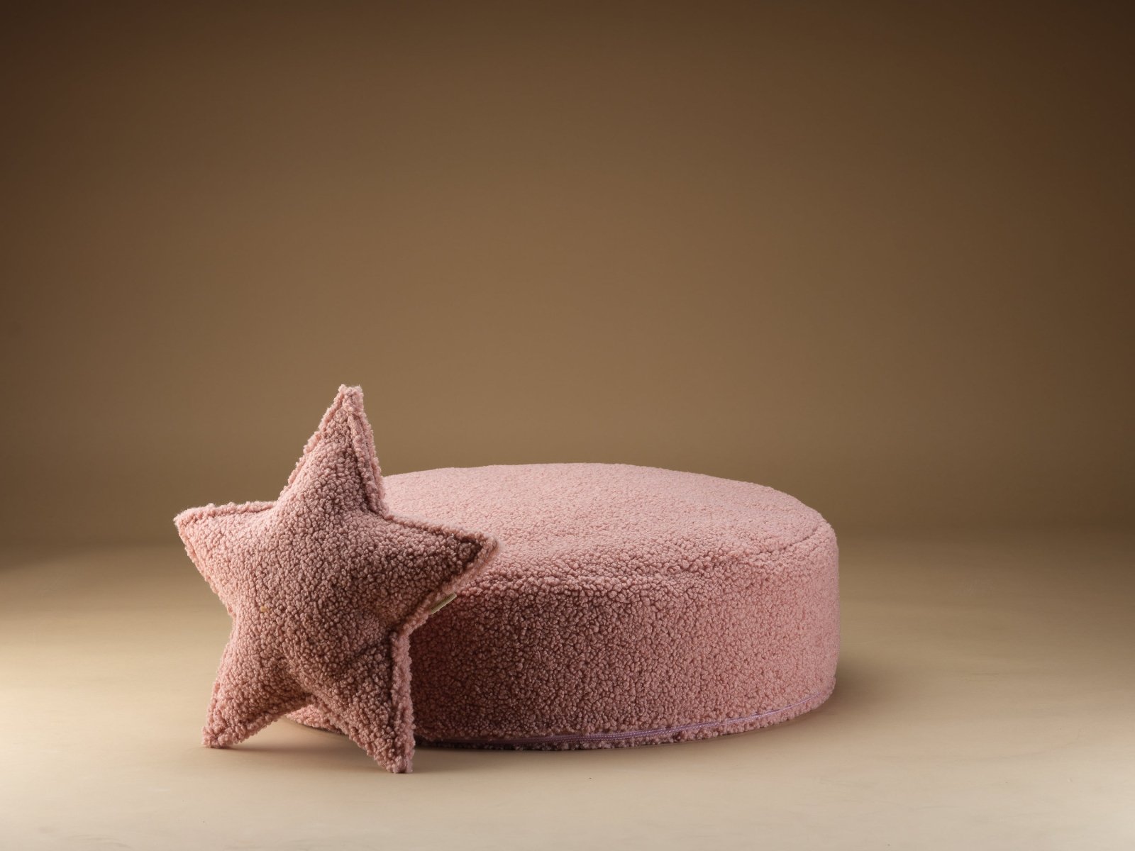 Wigiwama Barnpuff, Guava Pink - Azalea Home