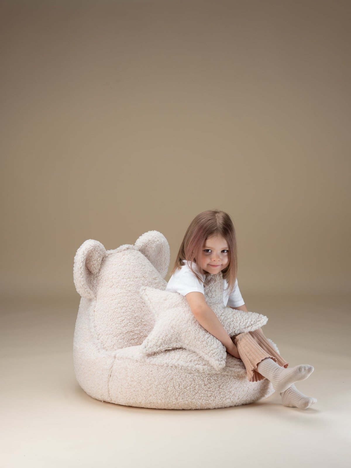 Wigiwama Bear Saccosäck, Cream White - Azalea Home