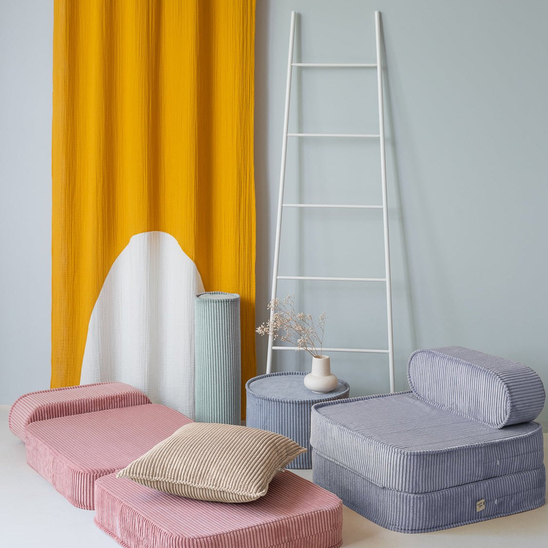 Wigiwama Flip Vikbar fåtölj, Blueberry Blue - Azalea Home