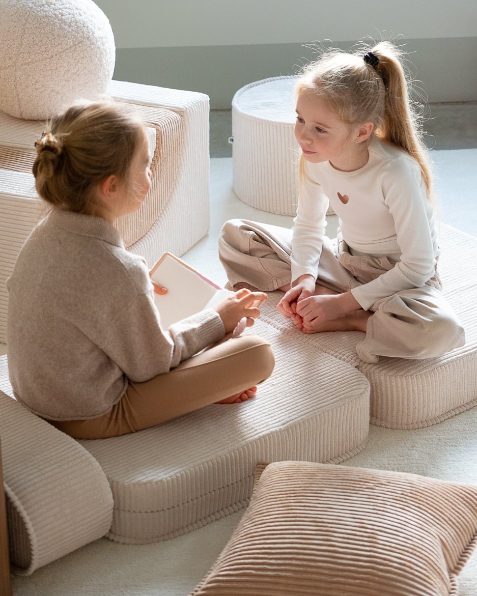 Wigiwama Flip Vikbar fåtölj, Marshmallow - Azalea Home
