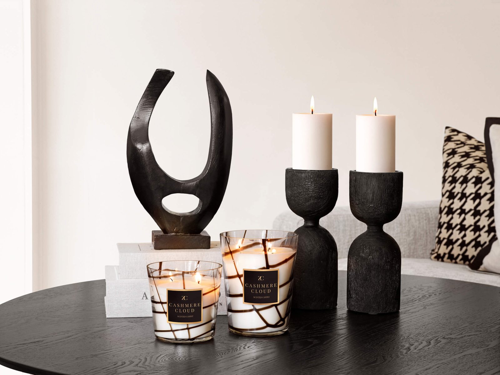 Zelected by Houze Hourglass Ljusstake, Svart - Azalea Home